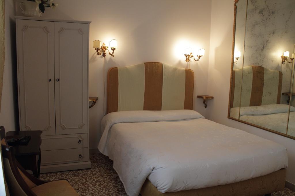 Couette-café Cà Del Modena 2*