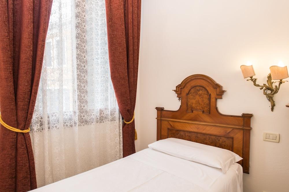 Palazzo Priuli Hotel