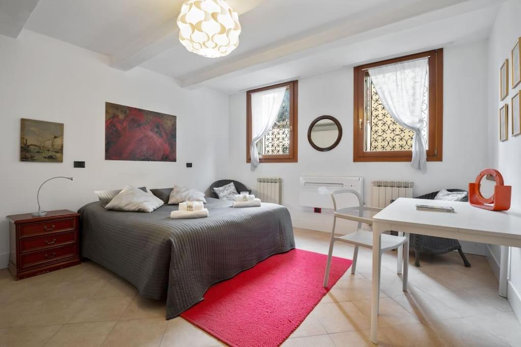 Riva Di Biasio & Sestiere Santa Croce X4 *