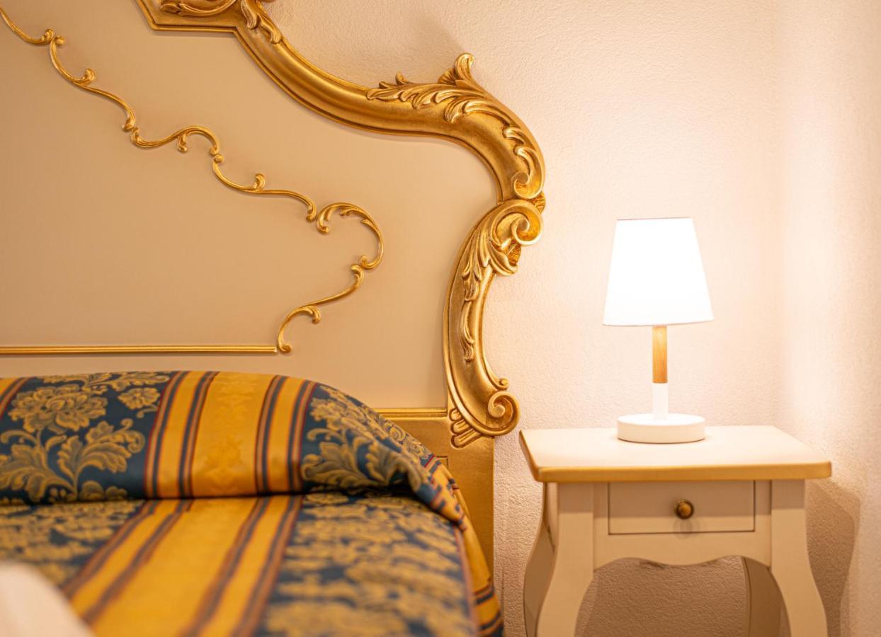 Ca' Leoncino - Canal Front Appartement *