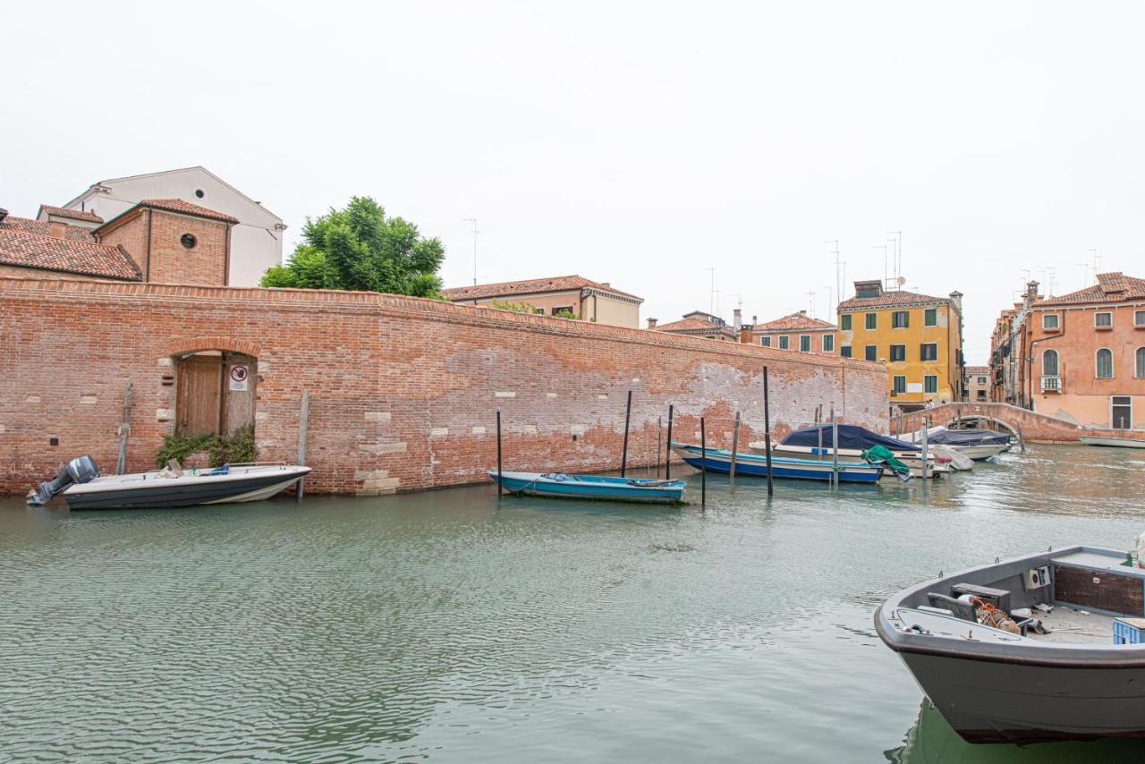 Ca' Leoncino - Canal Front Appartement *