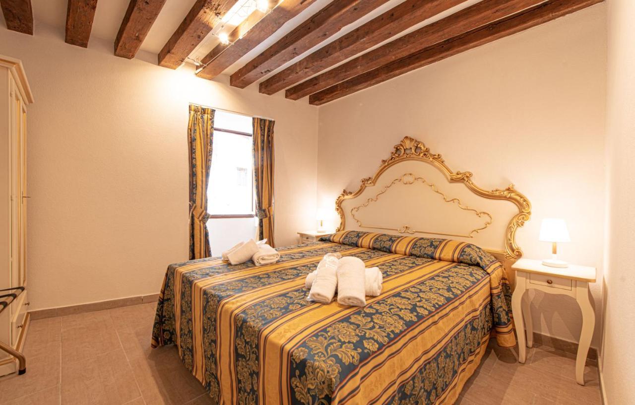 Ca' Leoncino - Canal Front Appartement *