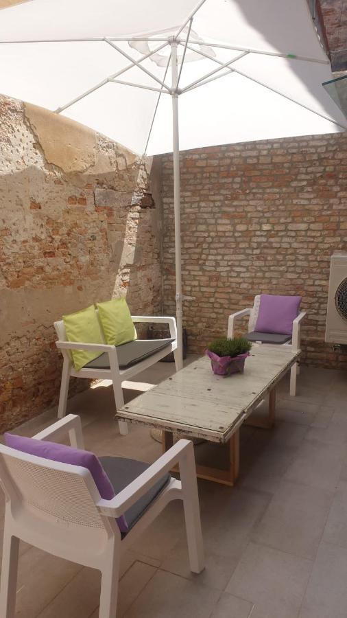 Appartement With Private Courtyard Venise