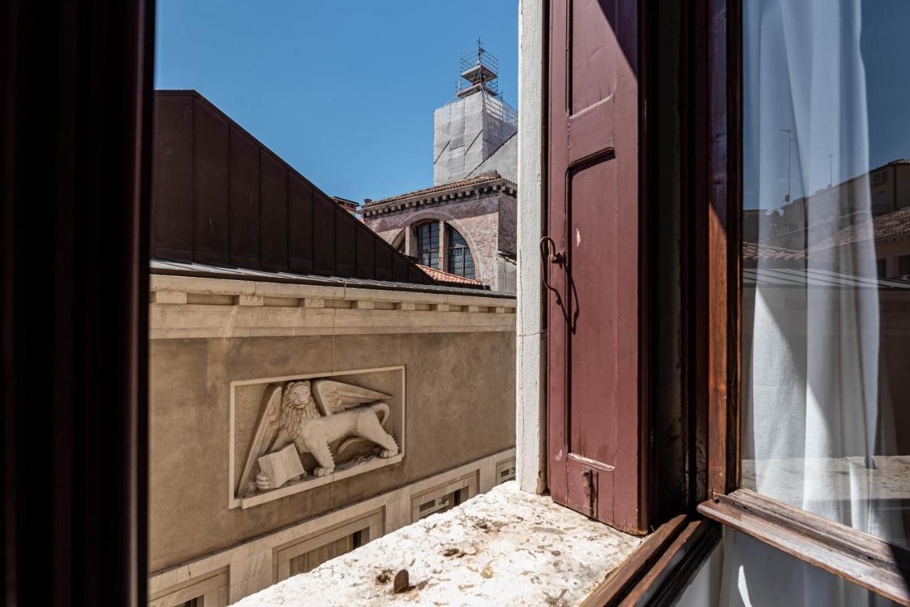 Apartment Venezia-san Marco View On Luxury Shopping Street Venice