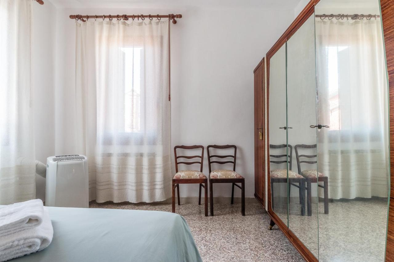 Colombina House Close To The Train Station Appartement *