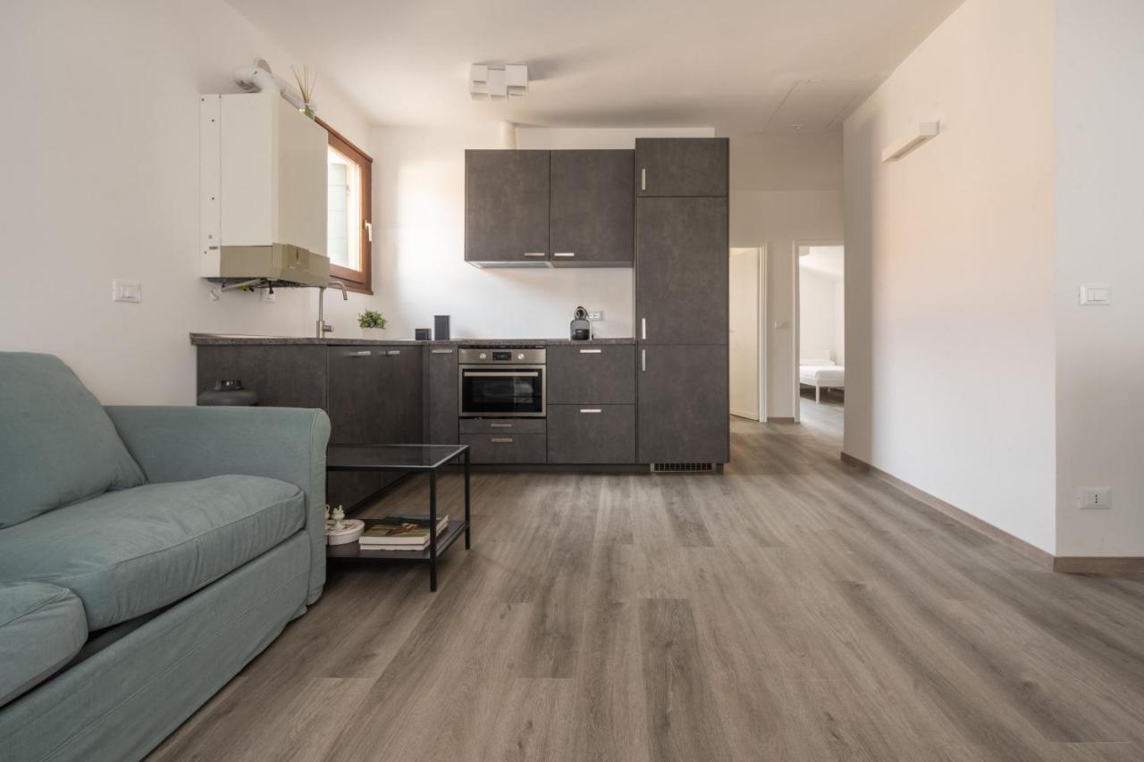 Apartment Bright On Venetian Roofs R&r Venice