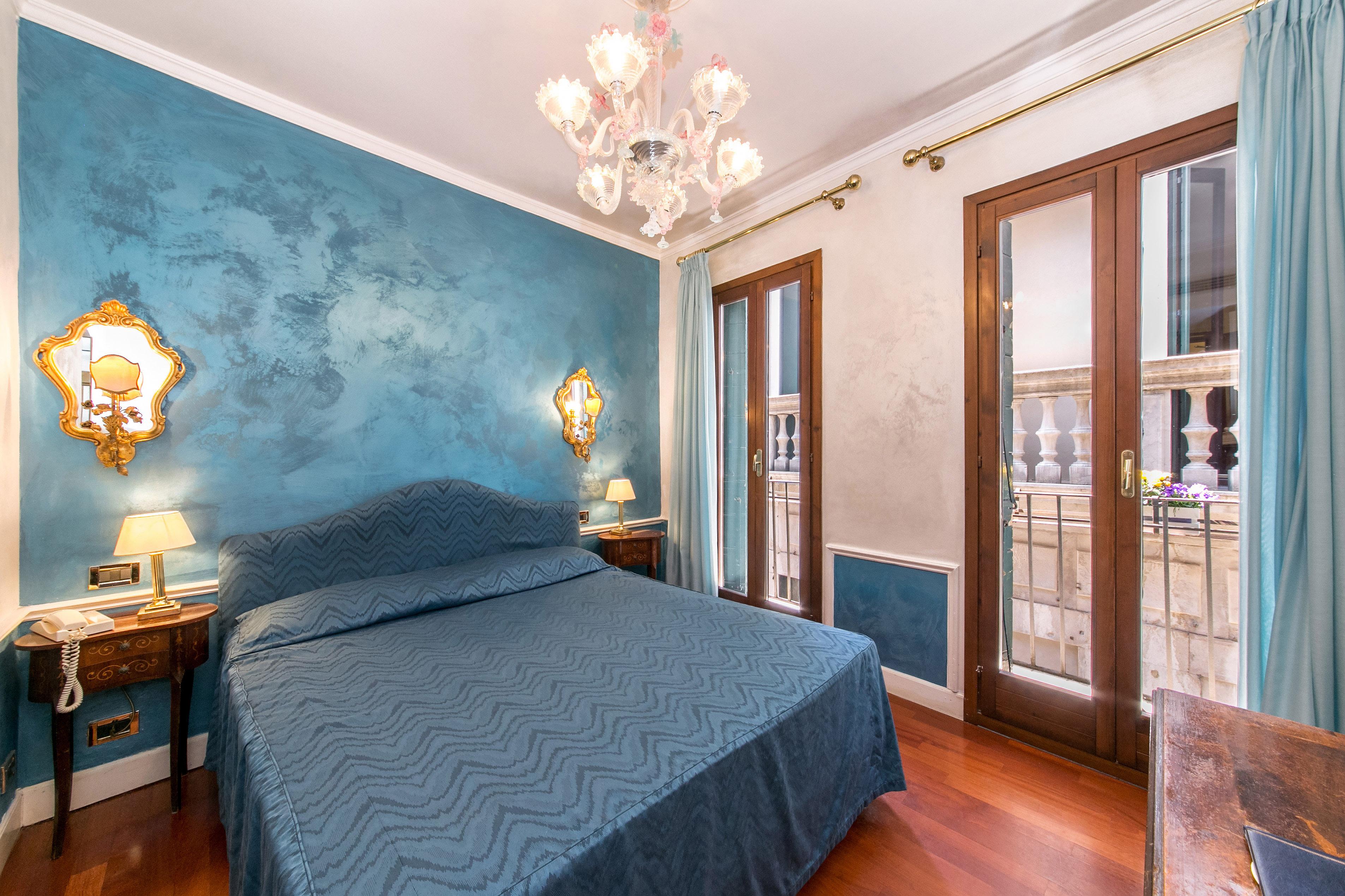 Hotel Pantalon 3*