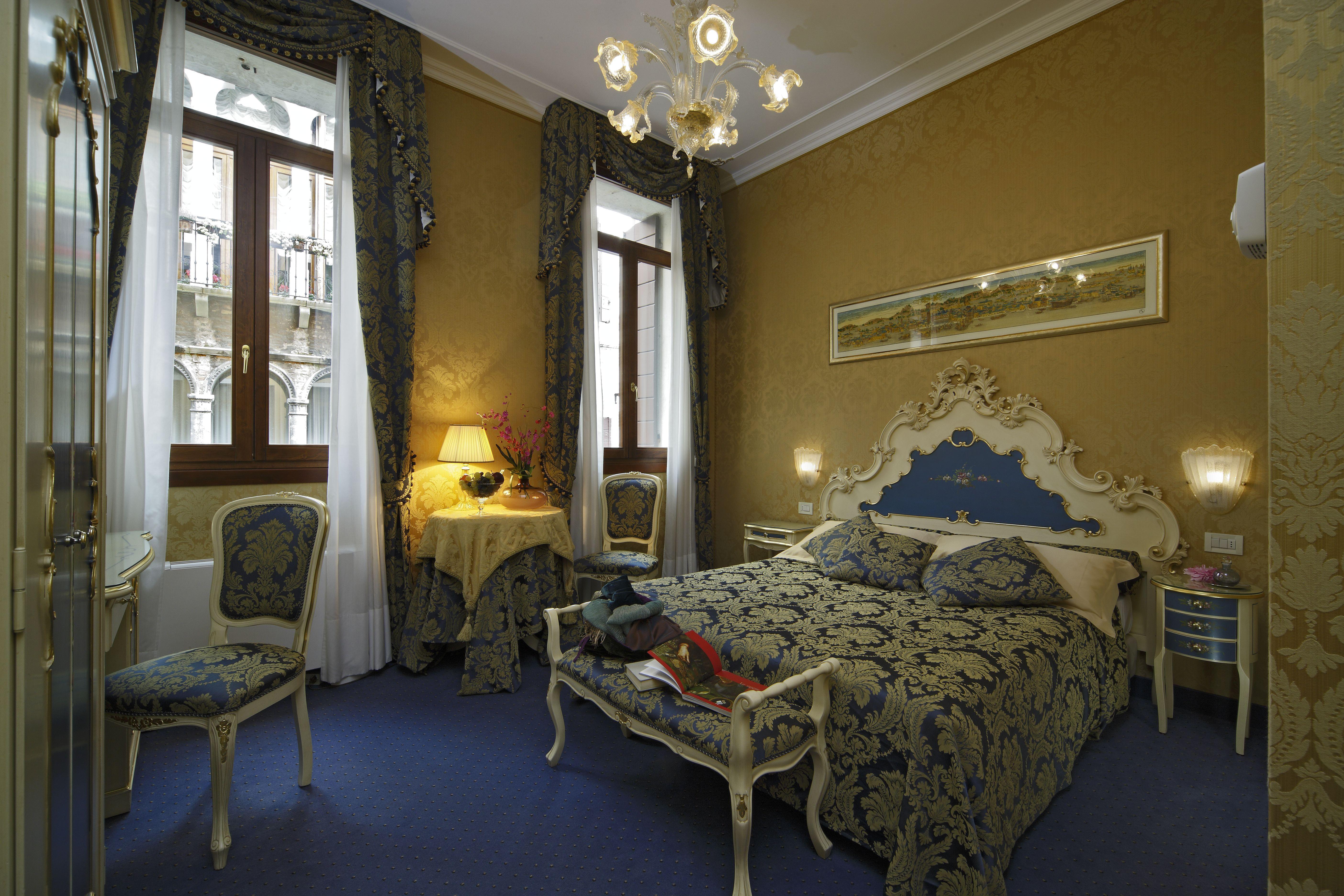 Becher Hotel 3*