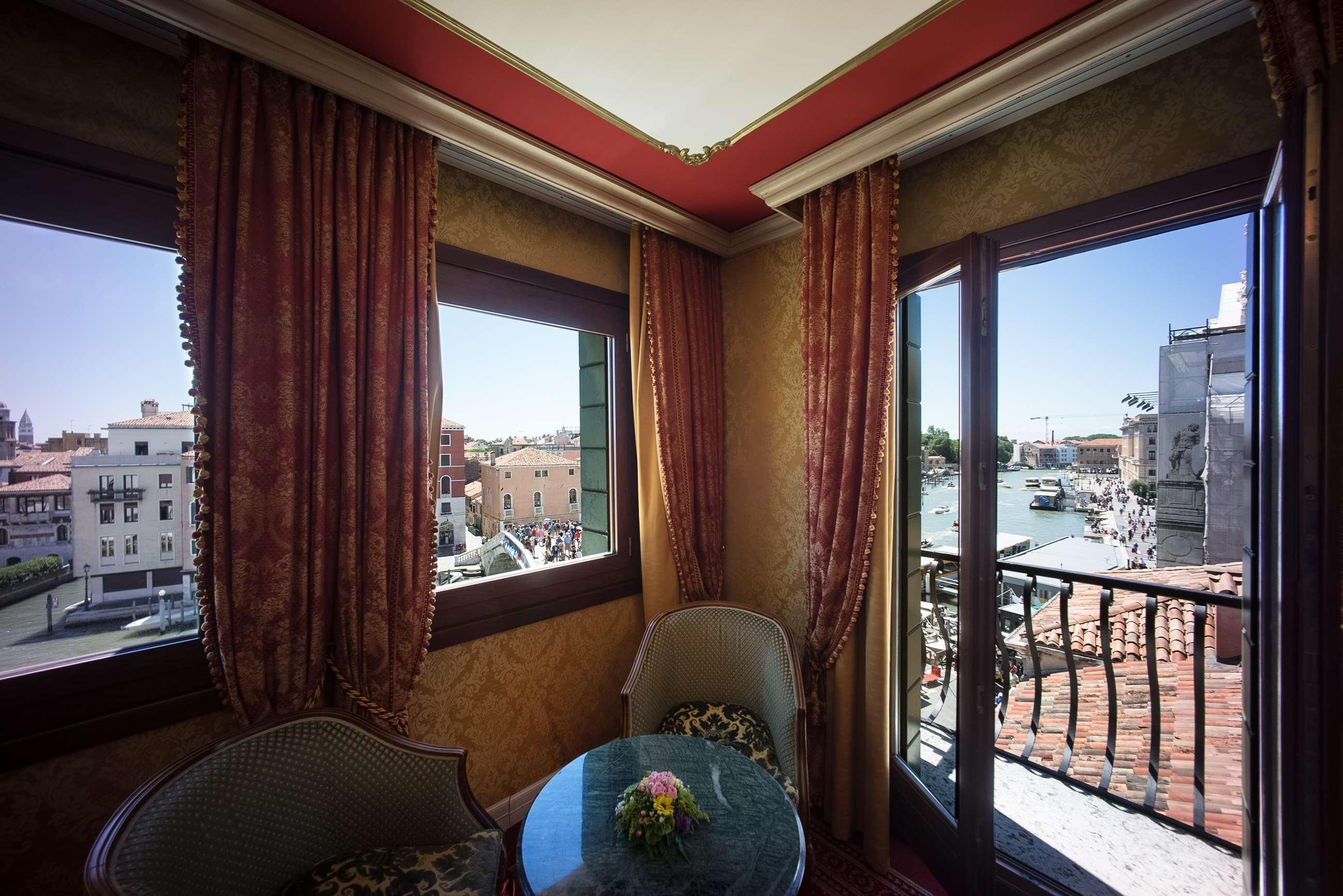 Hotel Nh Santa Lucia 4*