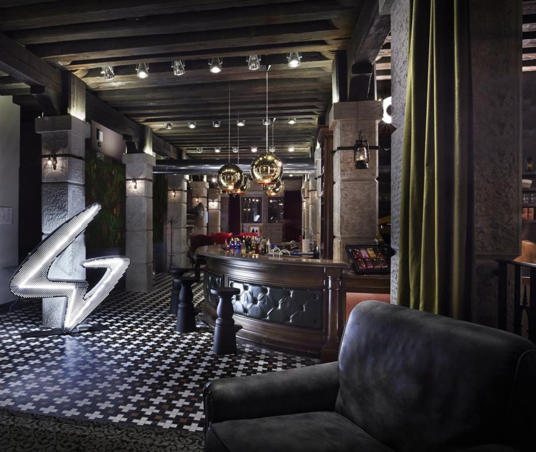 Auberge de jeunesse Generator