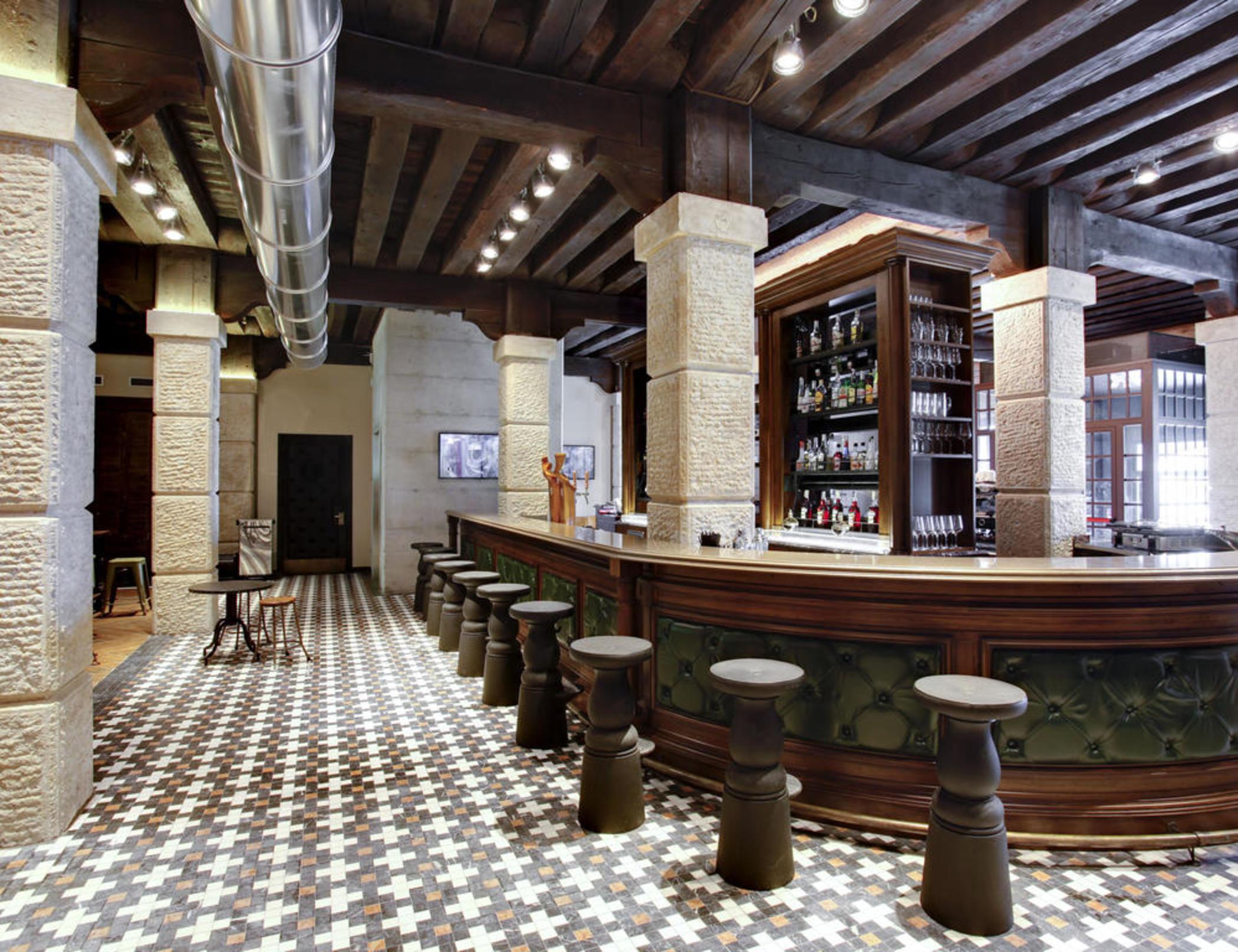 Auberge de jeunesse Generator