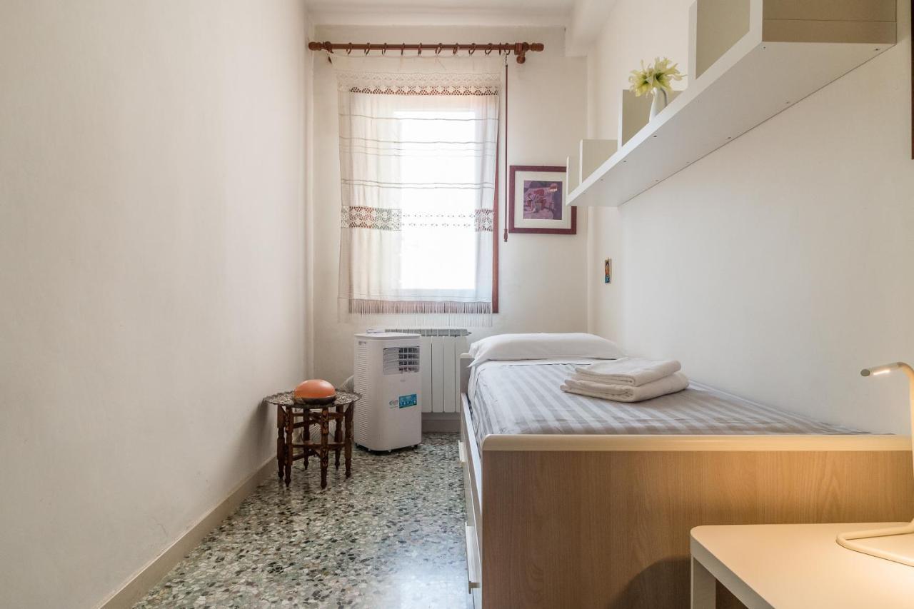 Colombina House Close To The Train Station Appartement *