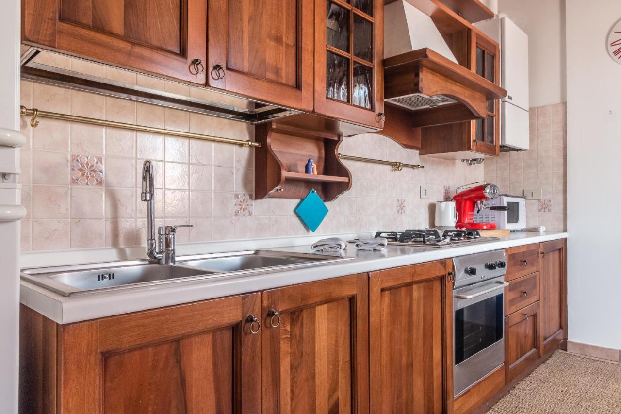 Colombina House Close To The Train Station Apartment