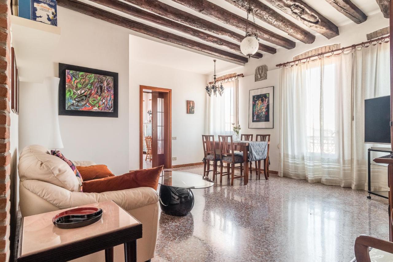 Colombina House Close To The Train Station Appartement