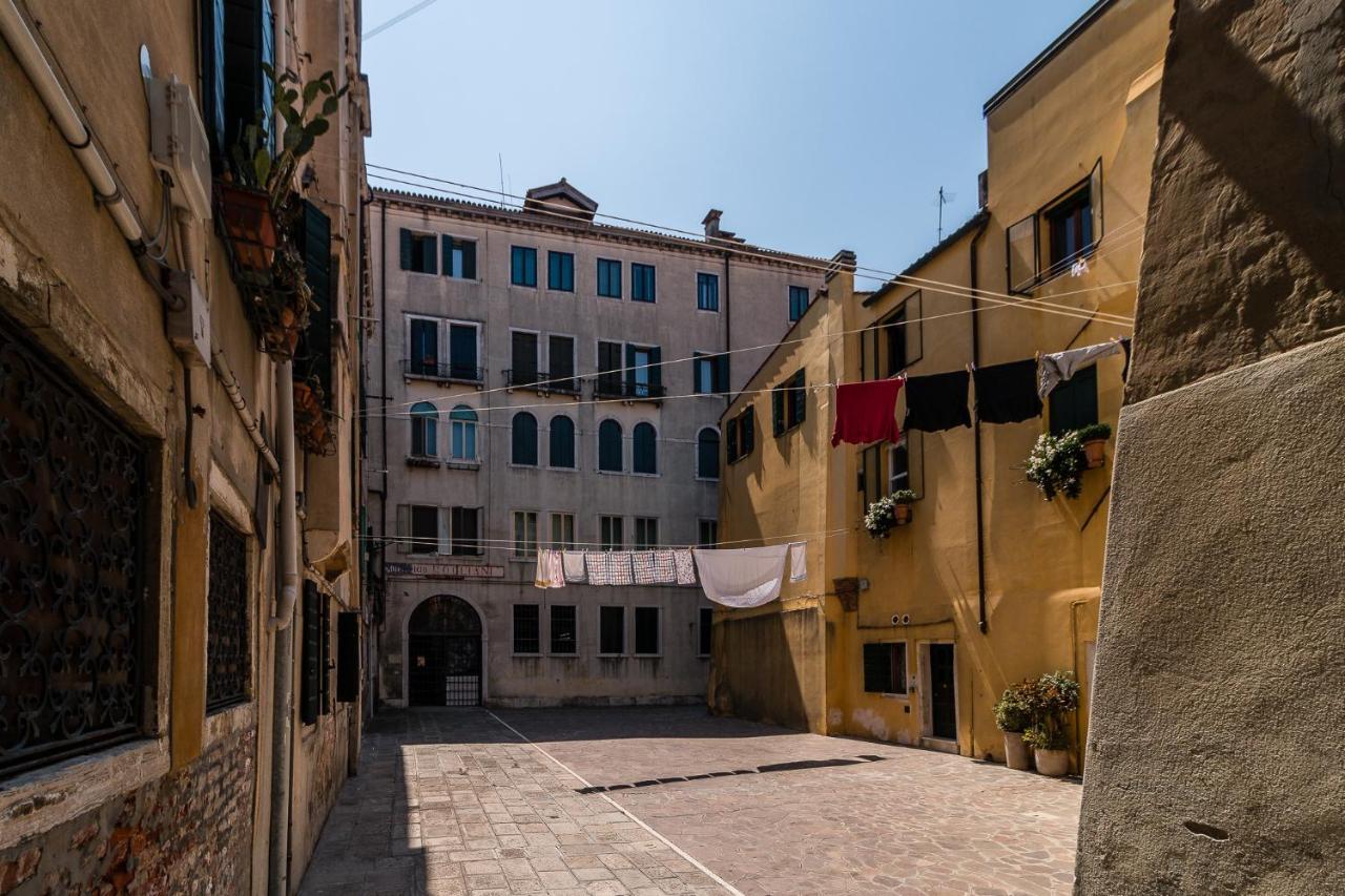Appartement Colombina House Close To The Train Station
