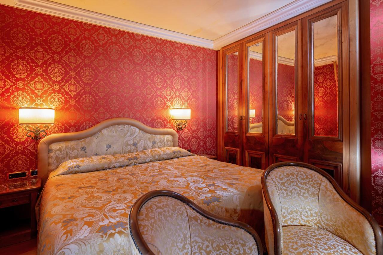 Santa Marina Hotel