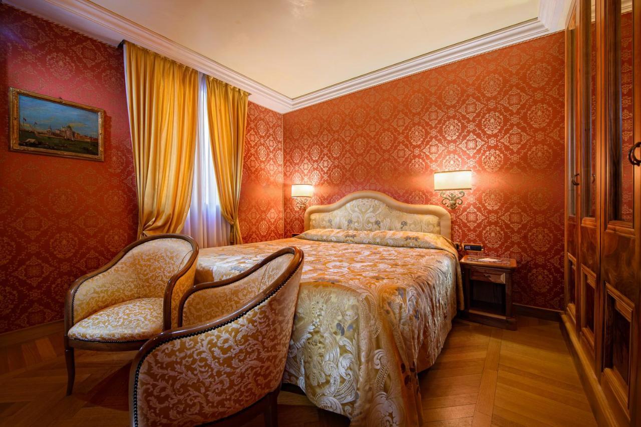 Santa Marina Hotel