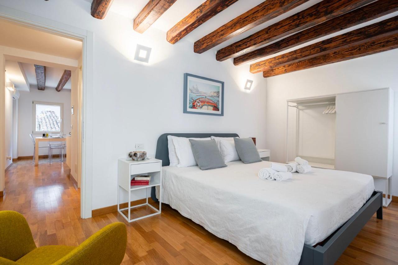 Ca' Laura - San Marco Canal View Appartement