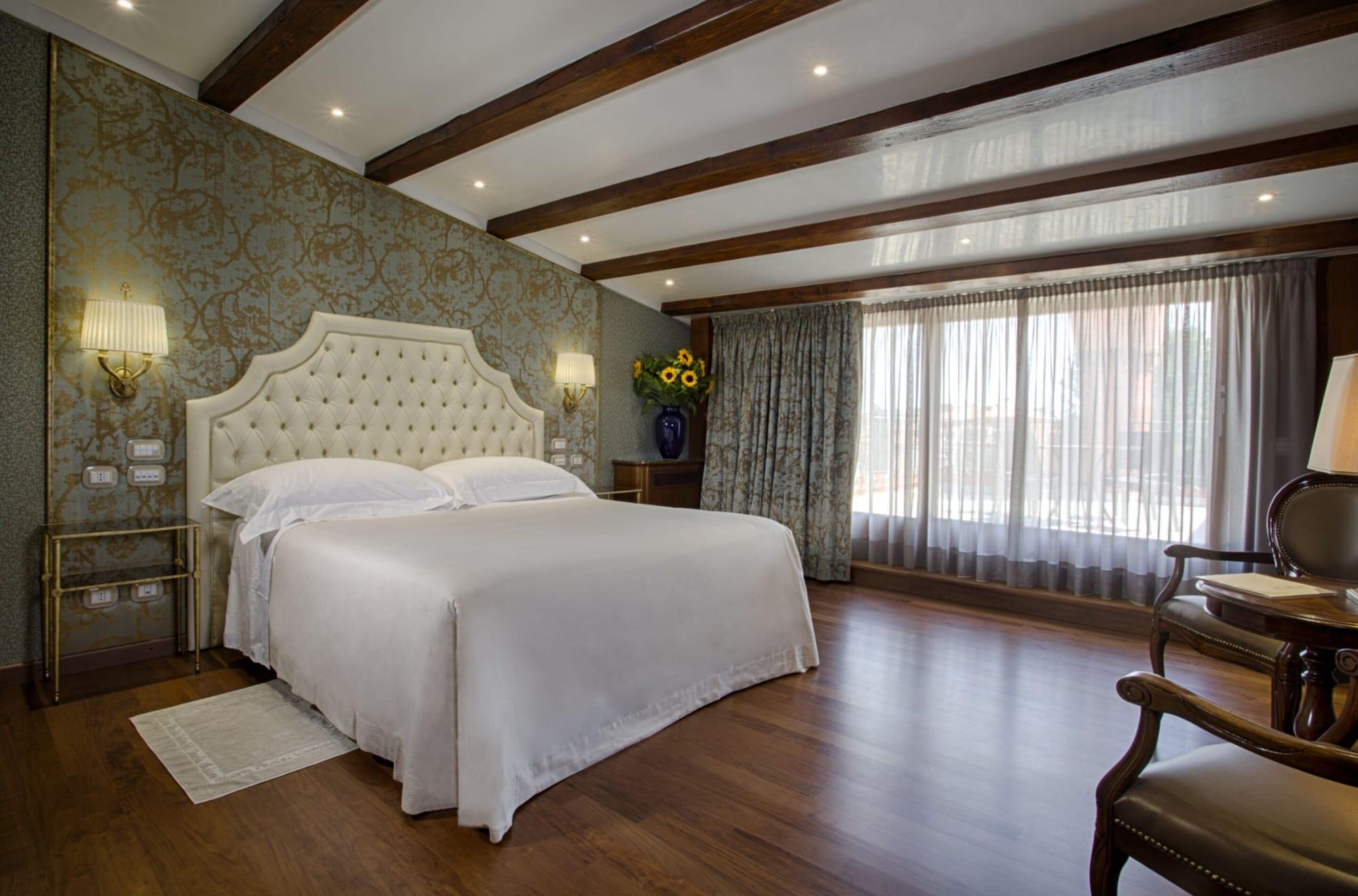 Hotel Santa Chiara