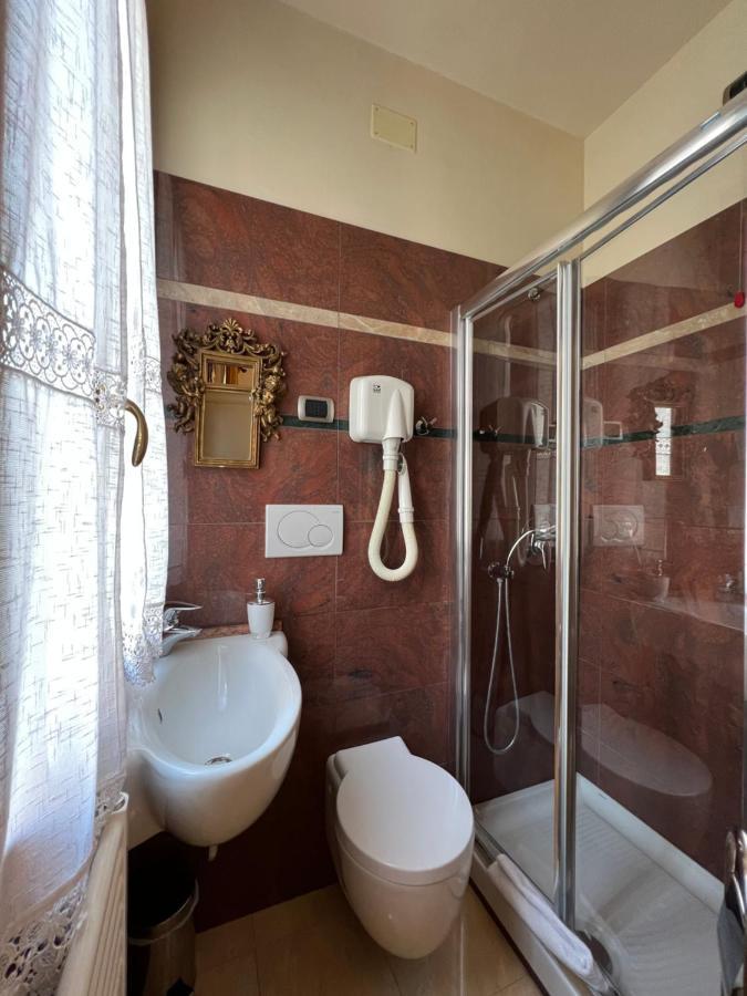 Angeles Bed & Breakfast 3*