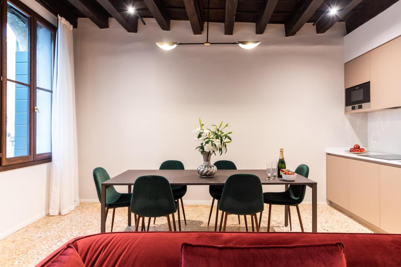 Palazzo Miracoli * Venise