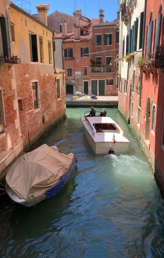 Casa Al Ponte Scudi - 4 Windows On The Canal Venedig