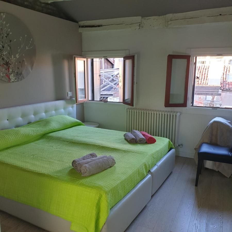 Central Lovely Typical Rialto Guest house Venice