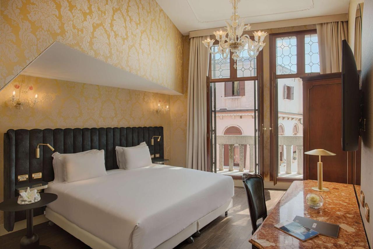 Hotel Nh Santa Lucia 4*