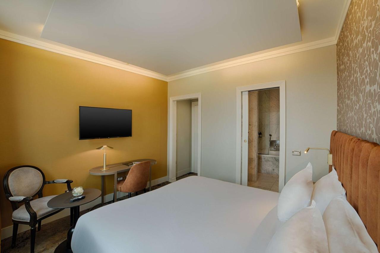 Hotel Nh Santa Lucia 4*