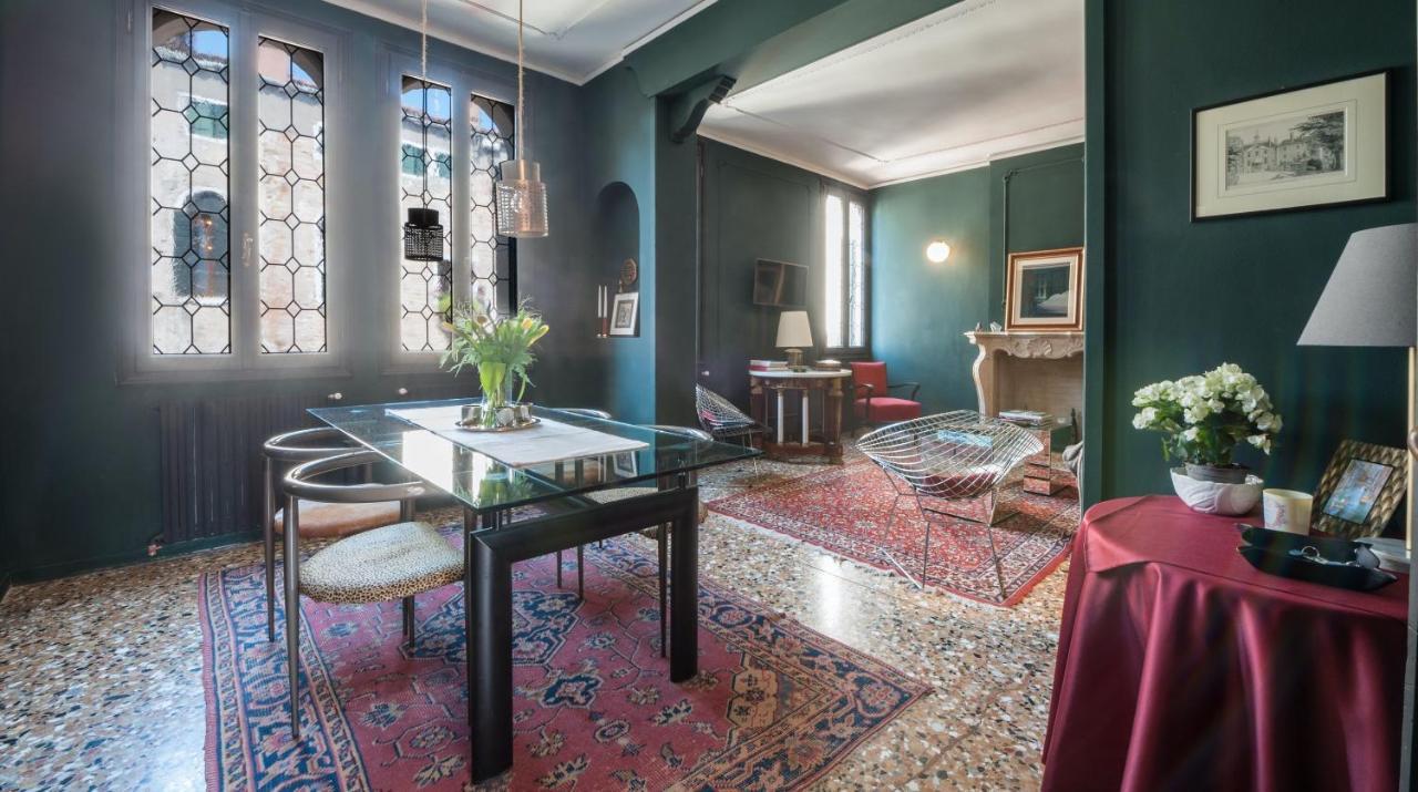 Stylish Renovated In The Heart Of The City