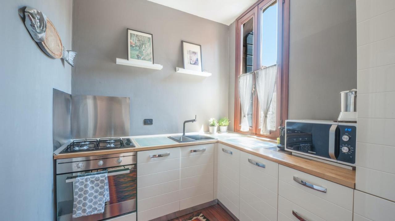 Stylish Renovated In The Heart Of The City *