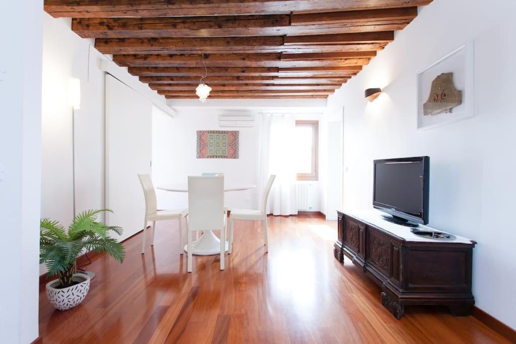 Splendida Vista Su Appartamento