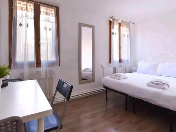 /room With Private Bathroom * Venetië