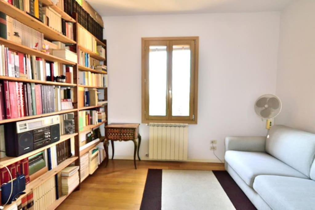 Appartement Savorgnan Tricamere Con Terrazza Venetië