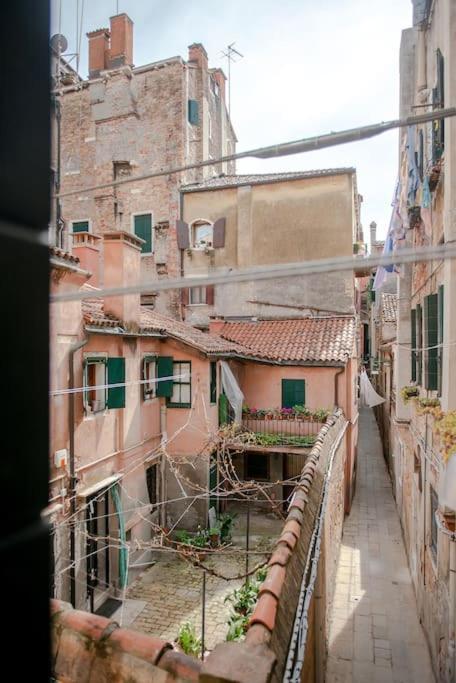 Delightful At 5 Mins From Rialto Bridge Apartment *