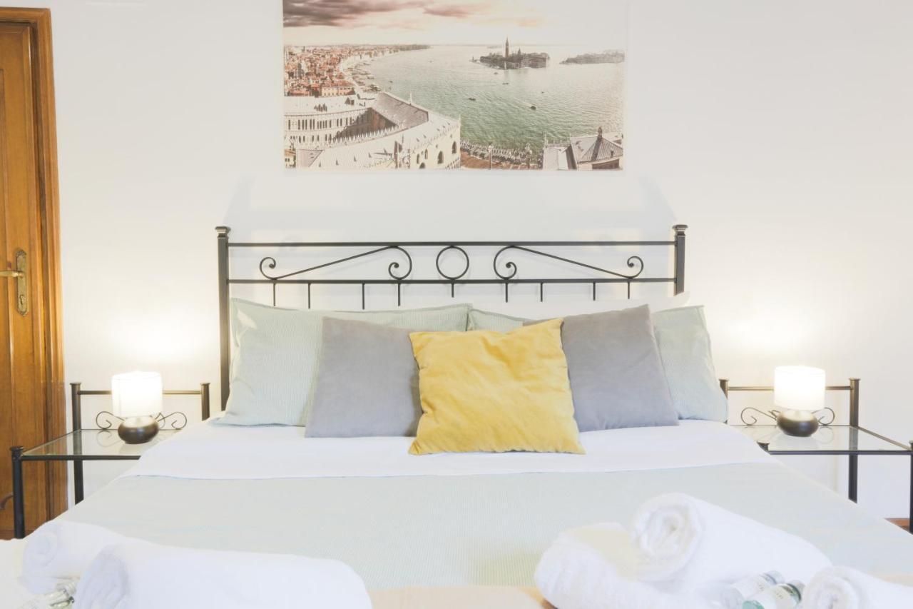 Santa Croce Guest house *
