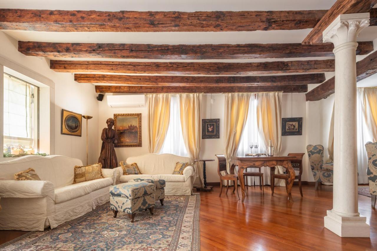 Garden Mansion With Private Mooring R&r Appartamento Venezia