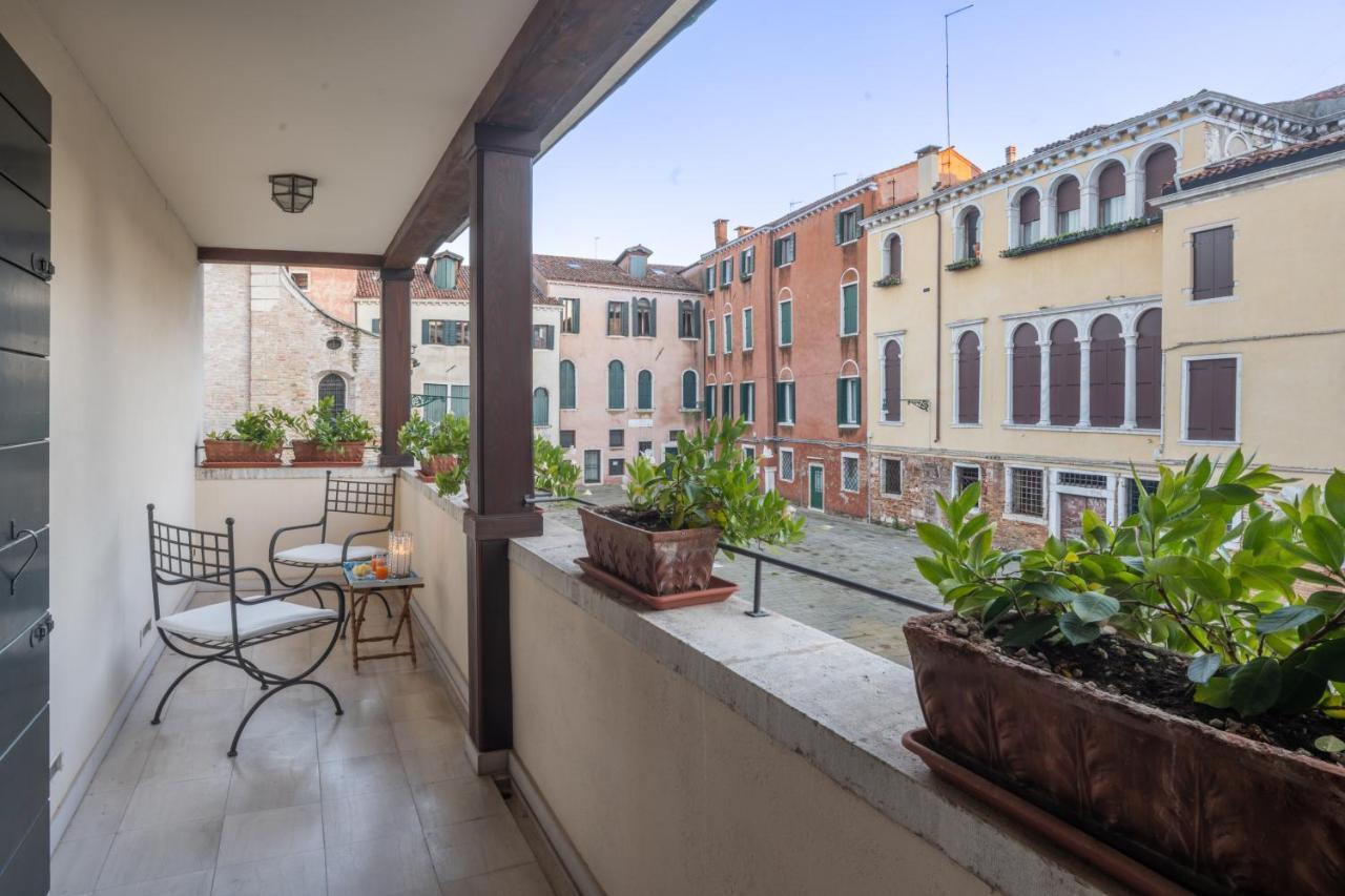 Garden Mansion With Private Mooring R&r Appartamento