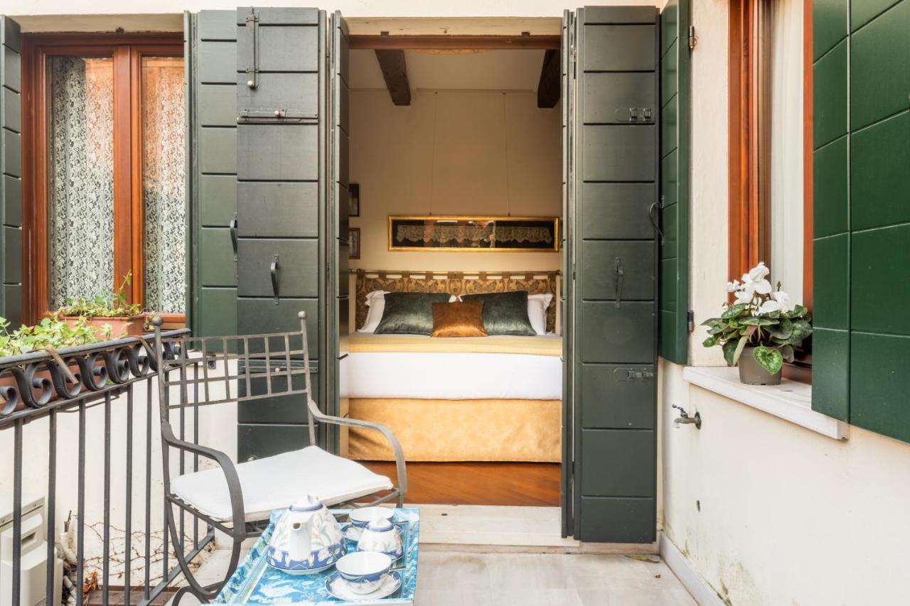 Garden Mansion With Private Mooring R&r Venezia