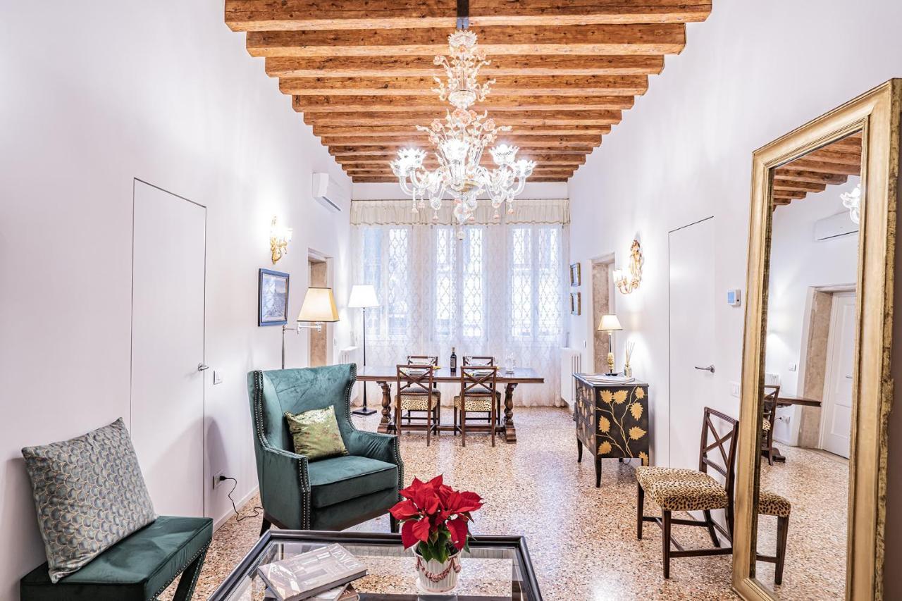 Appartement Ca' San Beneto Completely Refurbished In A Fabulously Area