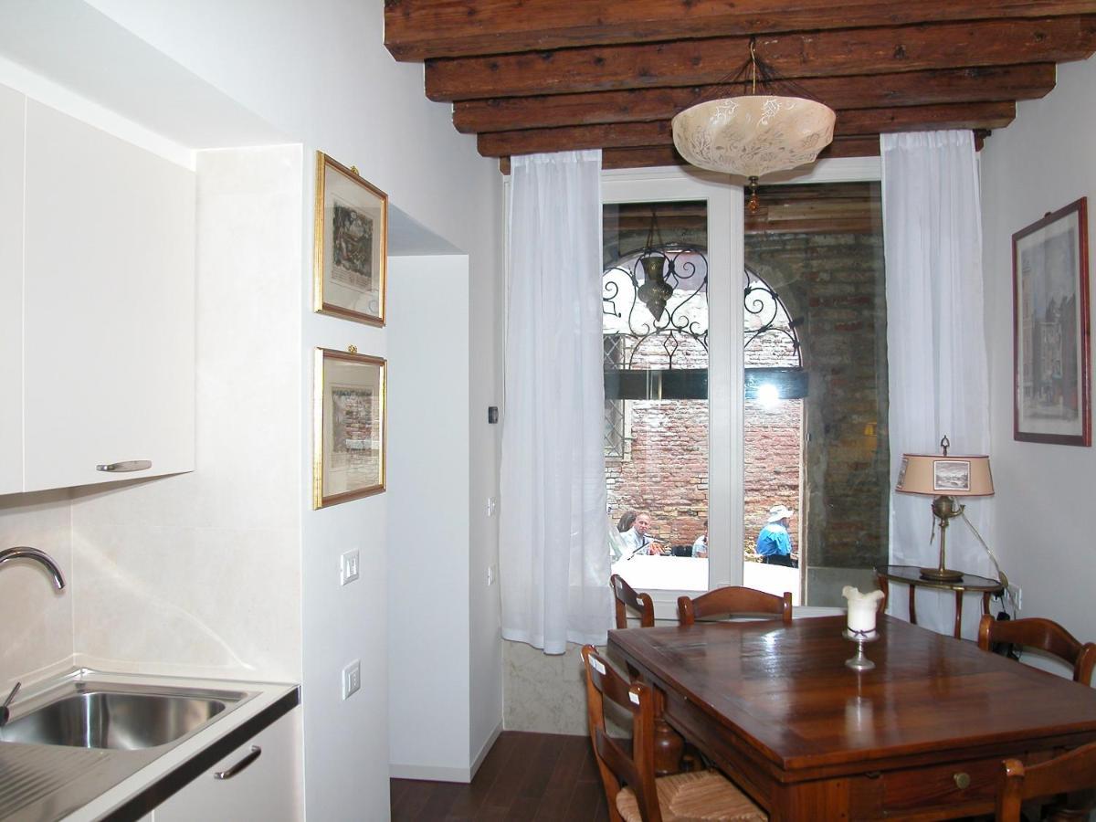 Appartamento Al Pozzo Dei Scoacamini, 100 M From San Marco, Ground Floor Venezia