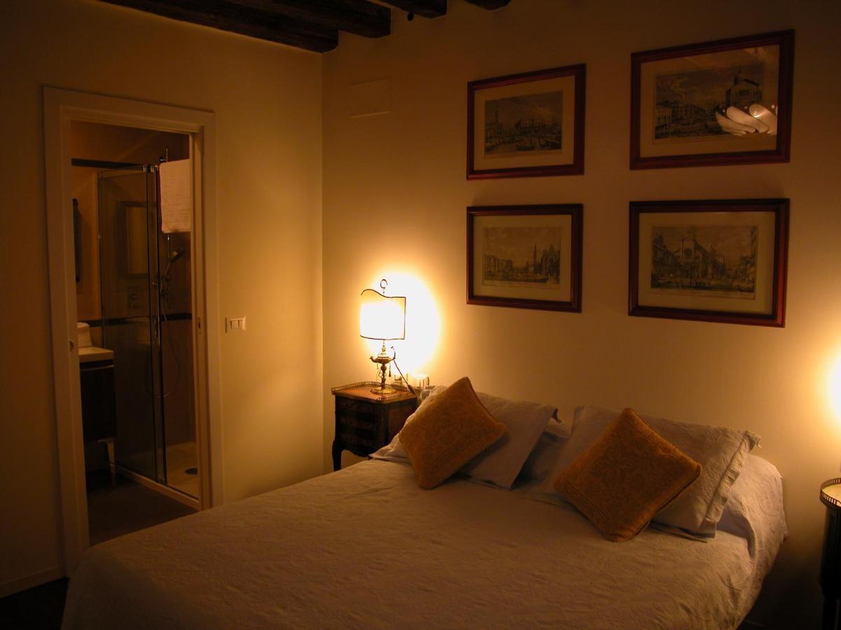 Al Pozzo Dei Scoacamini, 100 M From San Marco, Ground Floor Appartamento