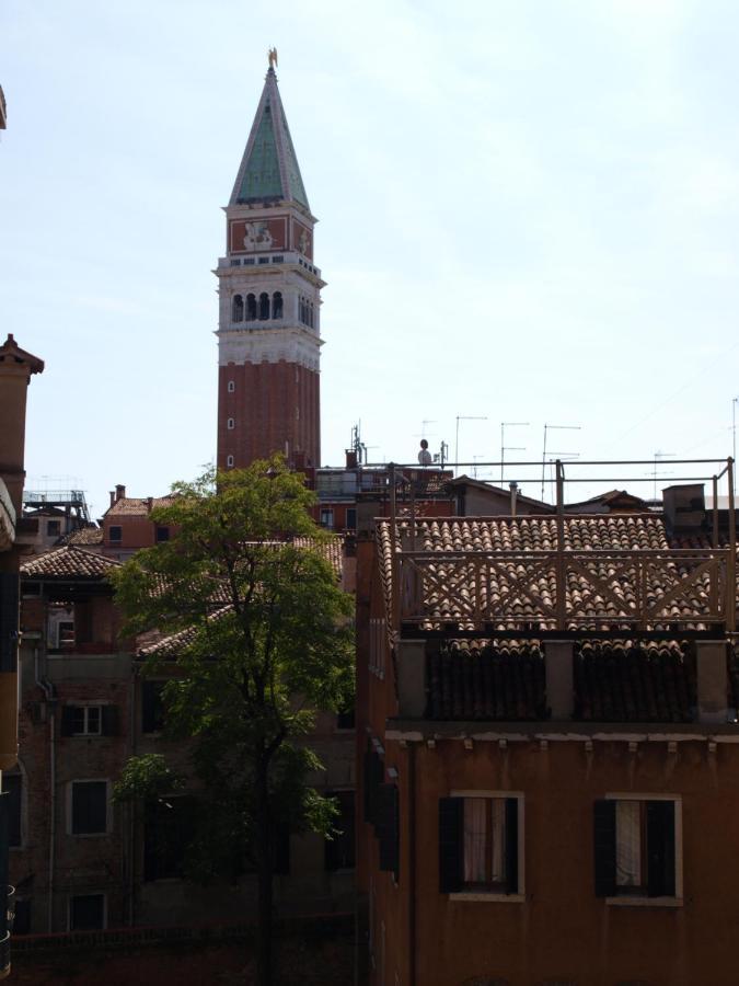Al Pozzo Dei Scoacamini, 100 M From San Marco, Ground Floor Appartement