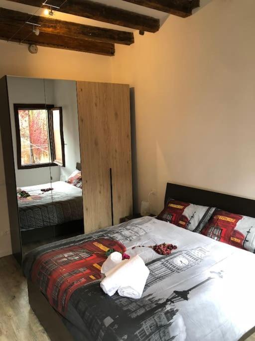 Cozy Close To Biennale Of * Venise