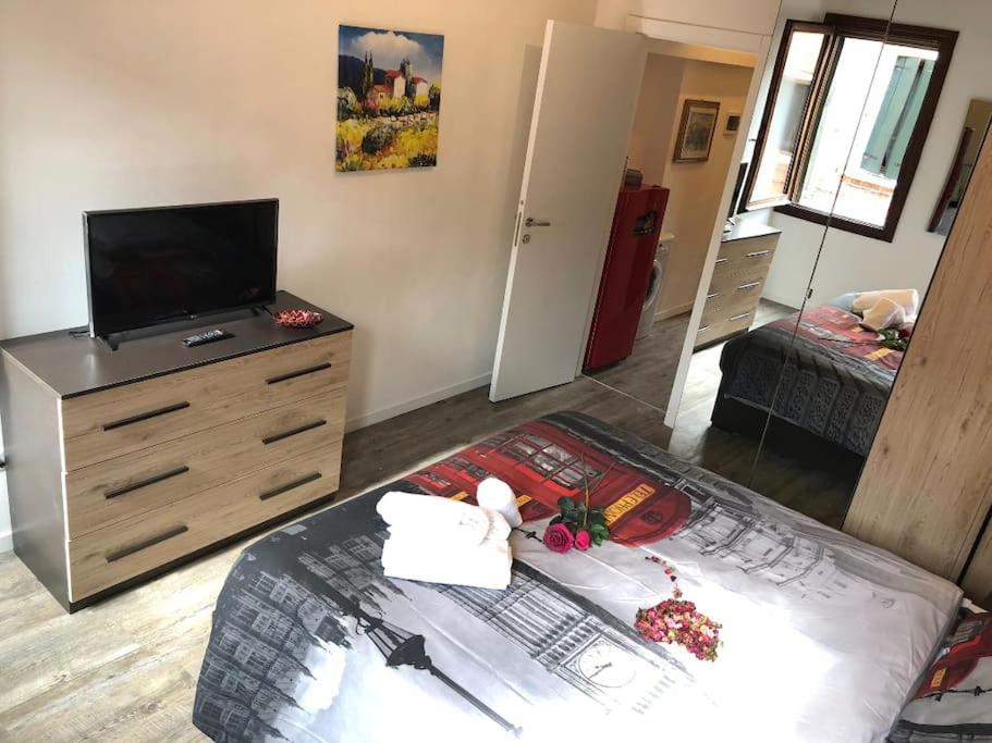 Cozy Close To Biennale Of *