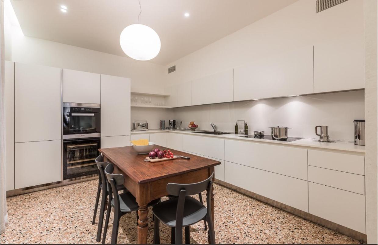 Scaleter - A Fine Luxury In Palazzo With Canal View Venise