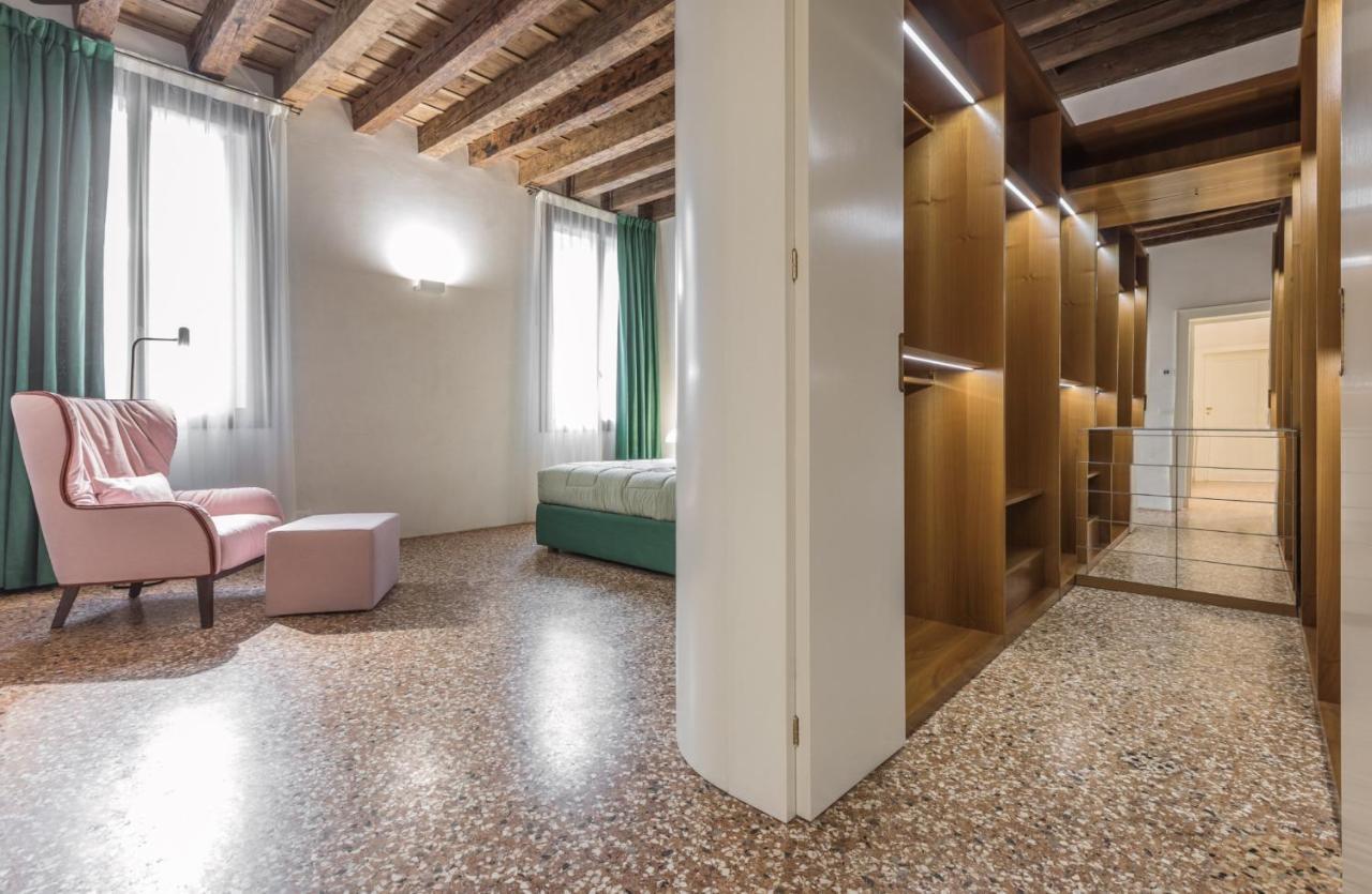 Scaleter - A Fine Luxury In Palazzo With Canal View *