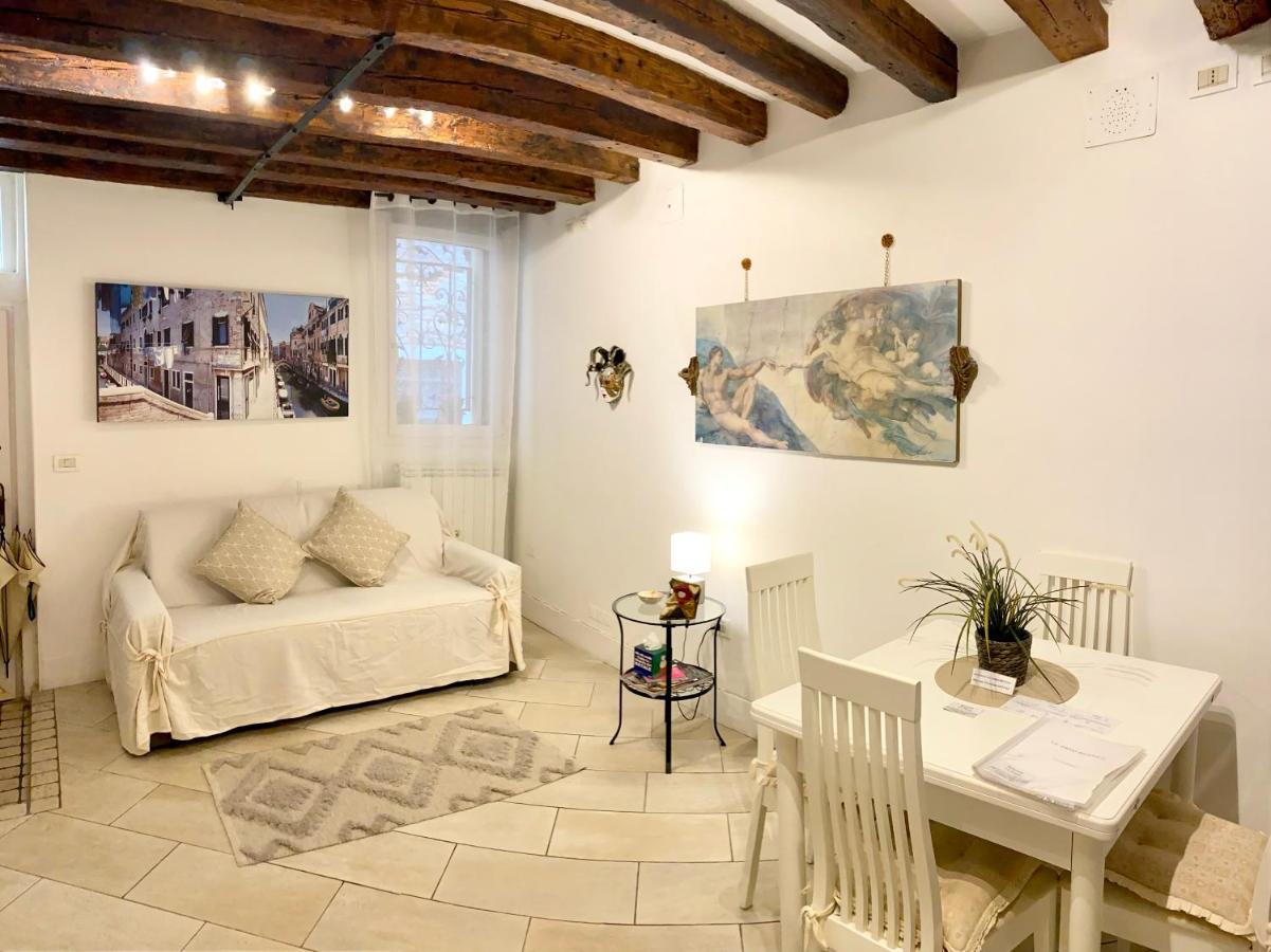 Apartment Biennale Ca Dario Venedig
