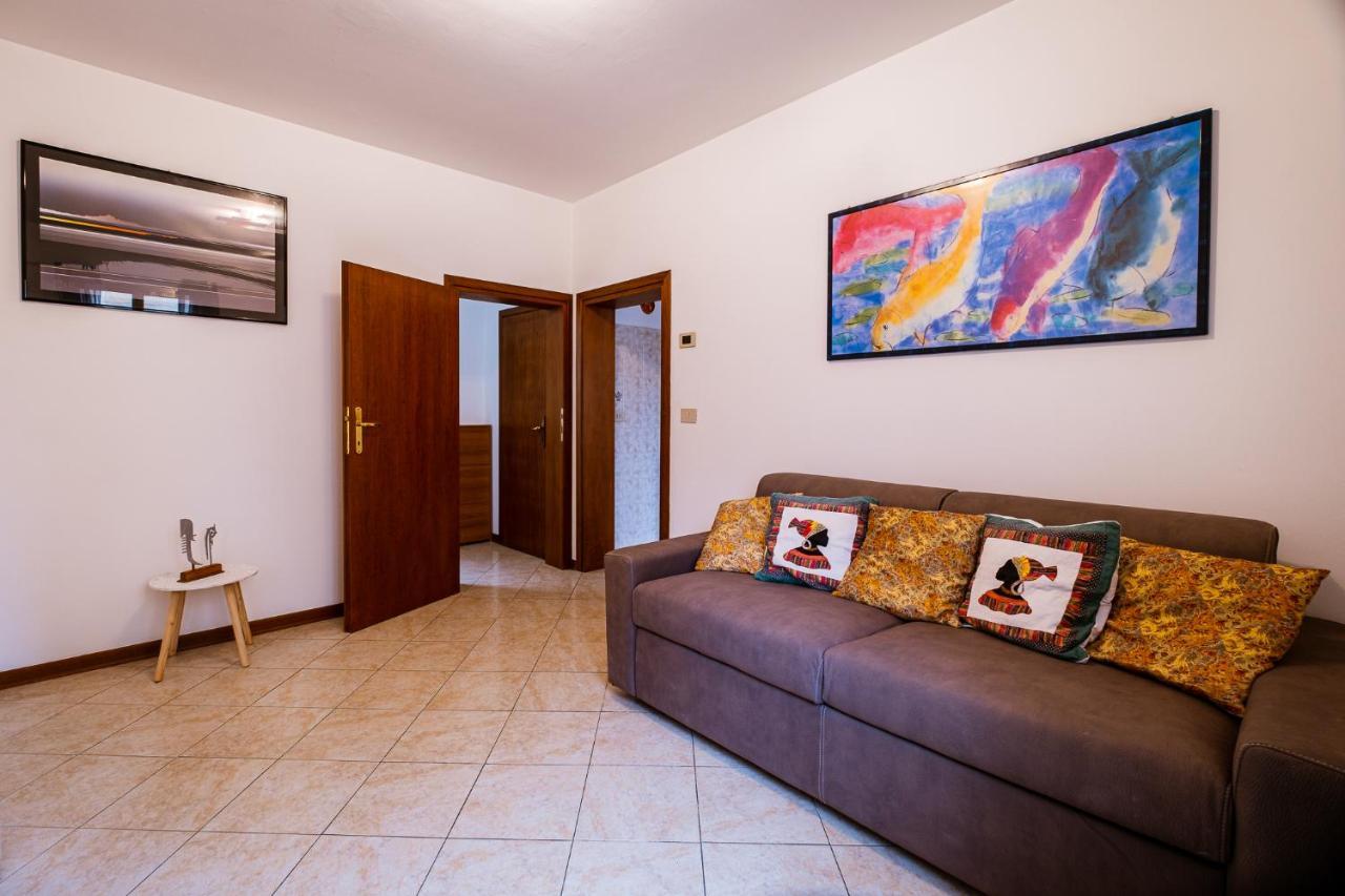 With Canal View In A Quiet Neighbourhood Appartement *