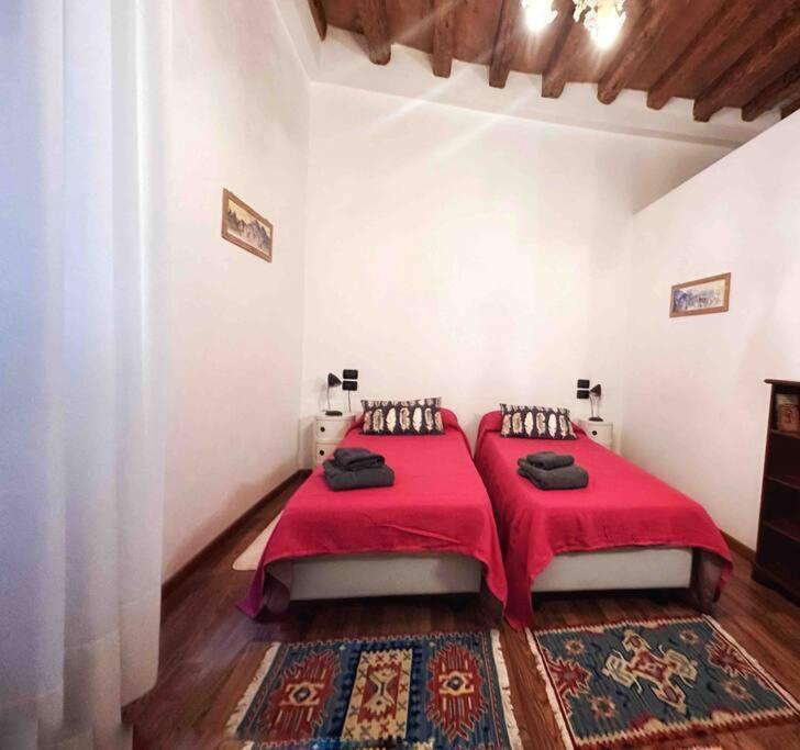 Lovely San Stae Appartement